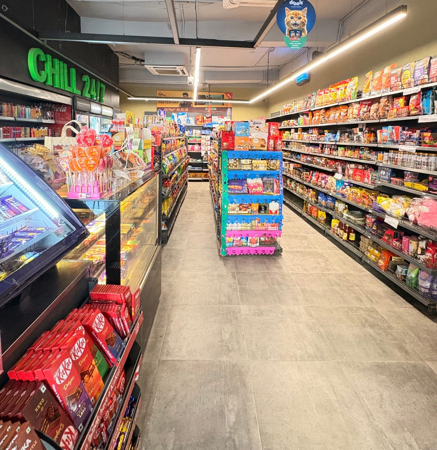 Chill 24/7 bar and snacks aisle inside a Storeex outlet